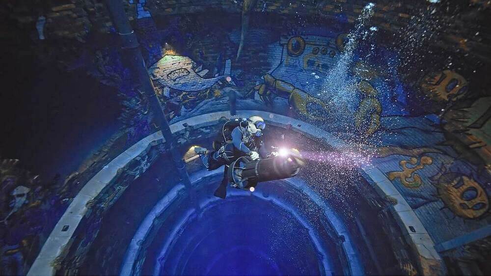 Глава дайвинг-центра Глава дайвинг-центра